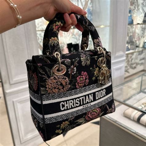 dior hand bag sale|cheapest dior bag price.